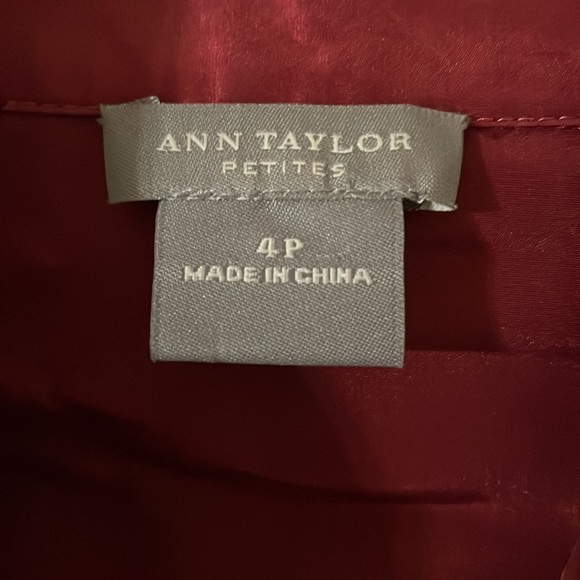 Ann Taylor 100% Silk wrap blouse size 4P - Picture 5 of 5